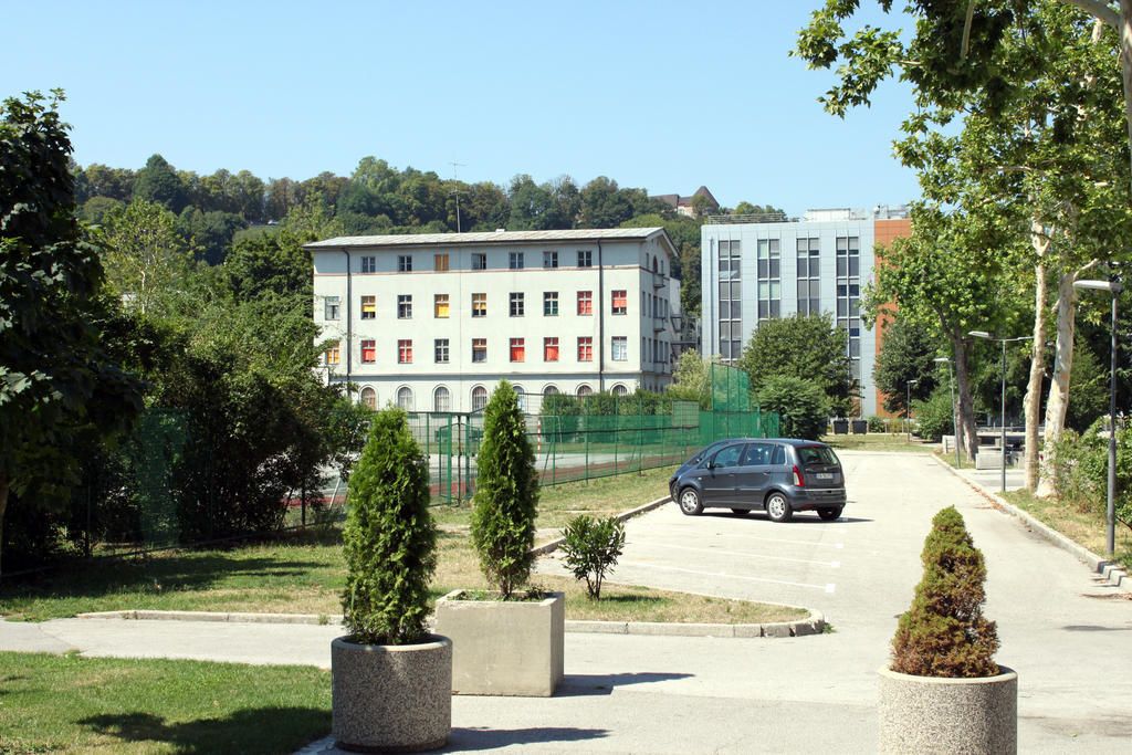 Hostel DIC Ljubljana Buitenkant foto
