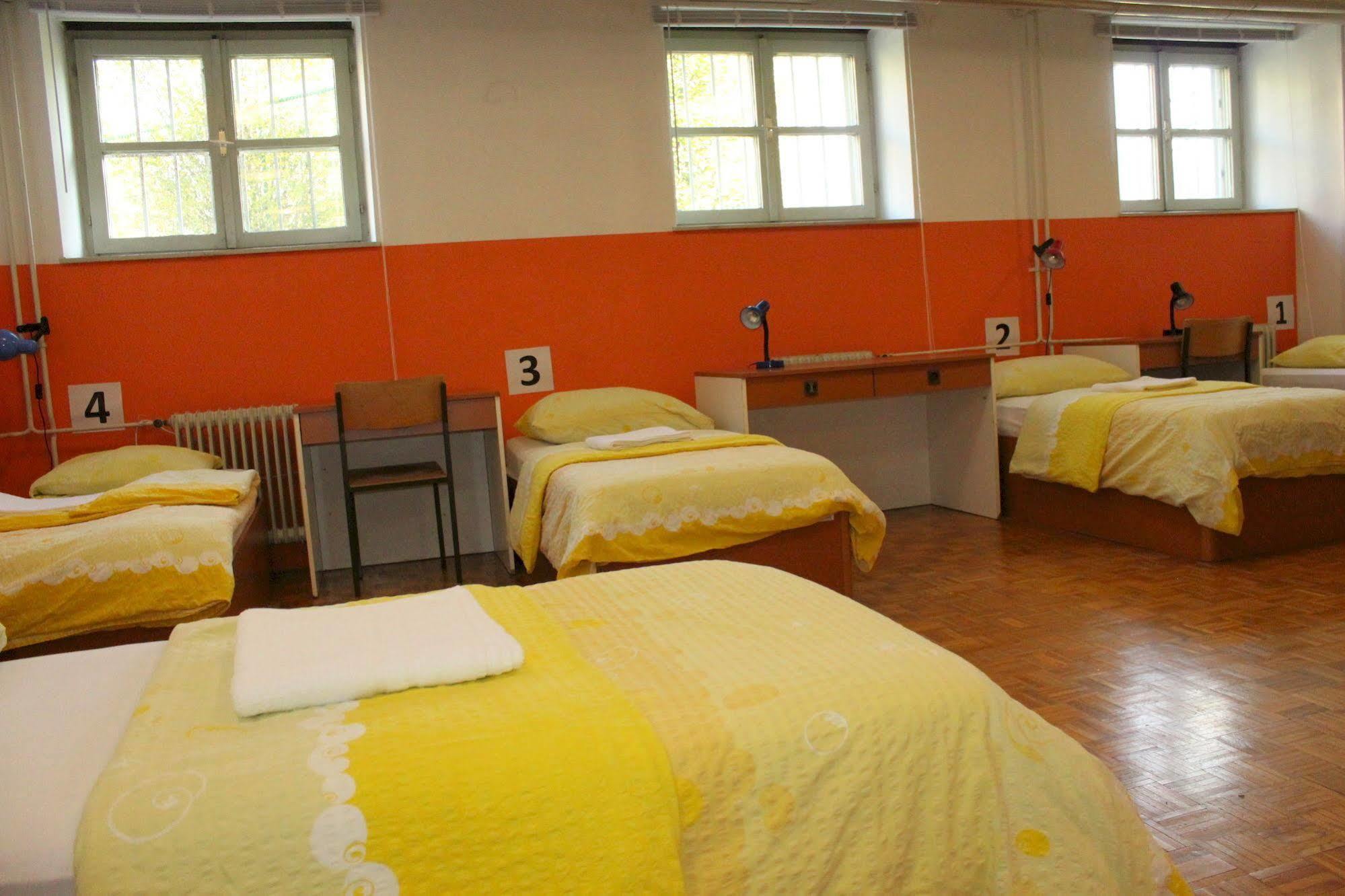 Hostel DIC Ljubljana Buitenkant foto